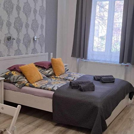 Pompar Belvarosi Apartman Seghedin Exterior foto