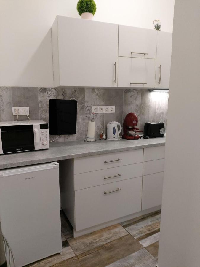 Pompar Belvarosi Apartman Seghedin Exterior foto