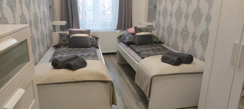 Pompar Belvarosi Apartman Seghedin Exterior foto