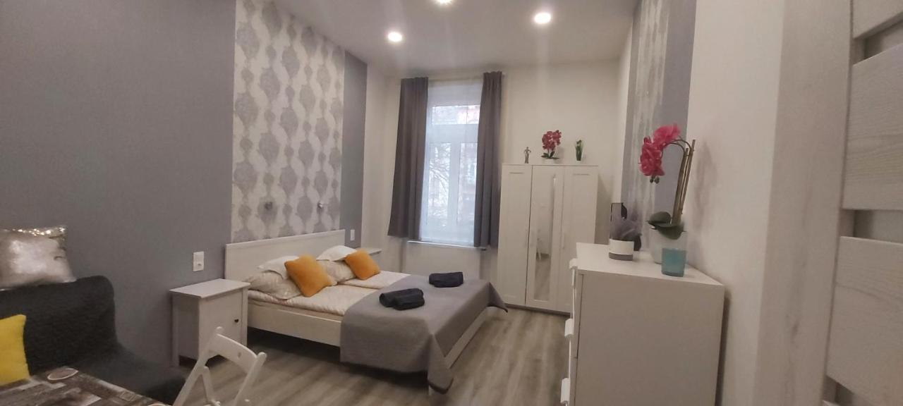 Pompar Belvarosi Apartman Seghedin Exterior foto