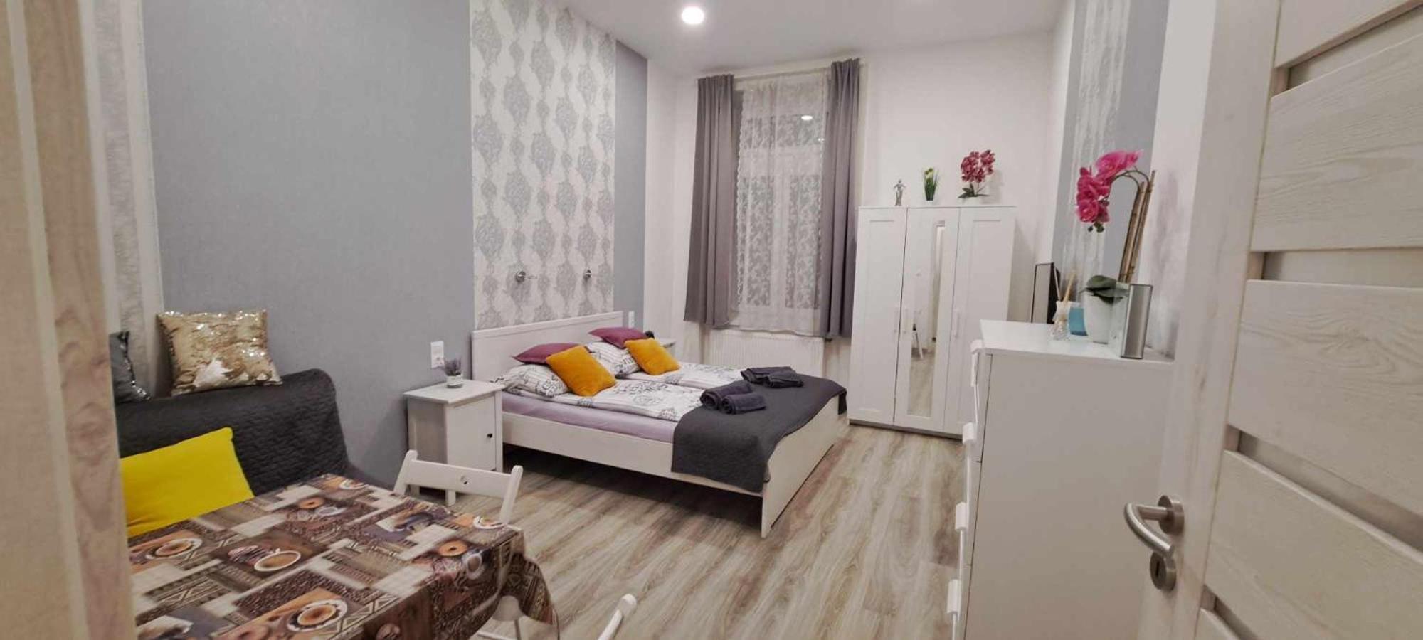 Pompar Belvarosi Apartman Seghedin Exterior foto
