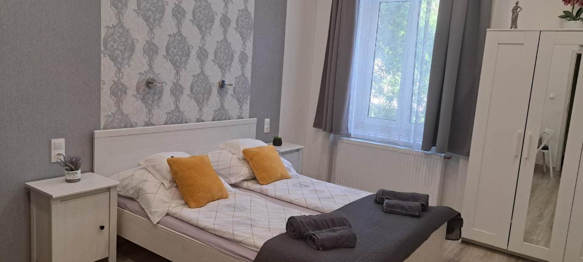Pompar Belvarosi Apartman Seghedin Exterior foto